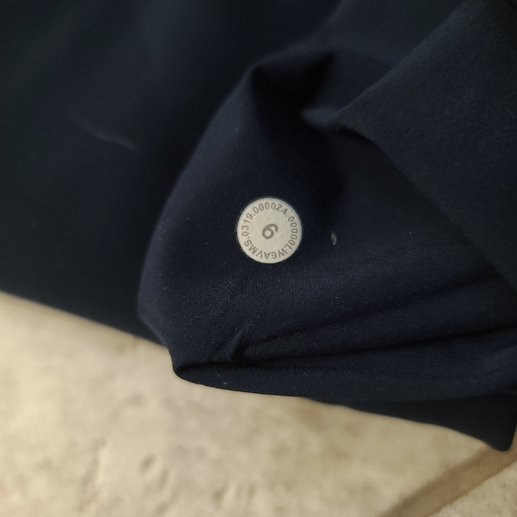 Lululemon On The Fly Navy Pants - Picture 6 of 9